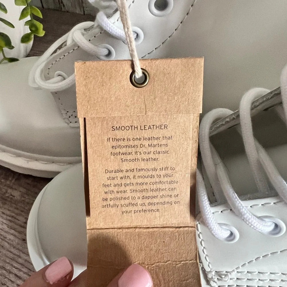 Dr. Martens White Lace Up Combat Boots Size 8 - Picture 2 of 4